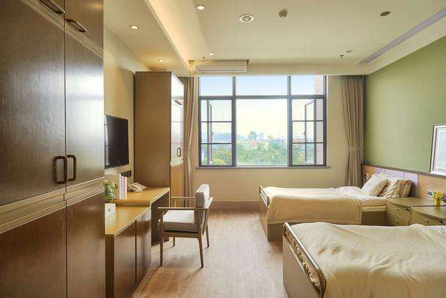 为什么敬老院住不满人？